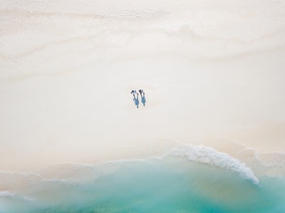 海浪航拍照片